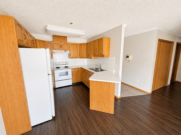 5th image of 10610 76th St NW #309