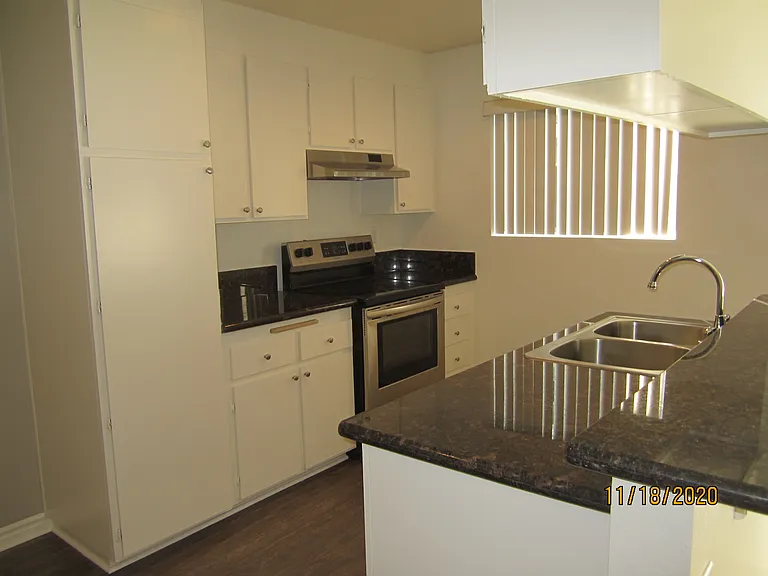 Westbay Apartments — Photo 37