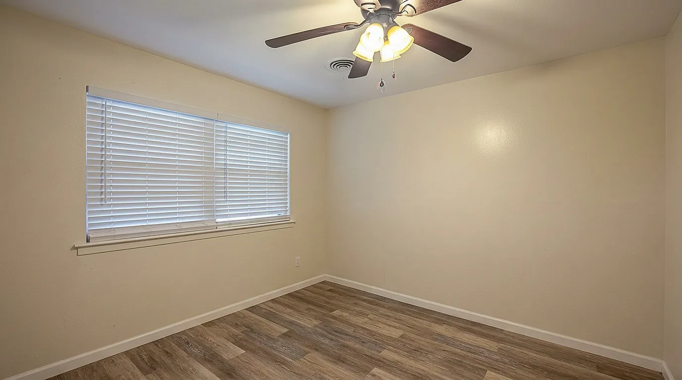 3 bed, 1.5 bath, 1338 sqft, $1,750 — Photo 3