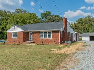 206 Abbotts Ave, Lexington, NC 27292