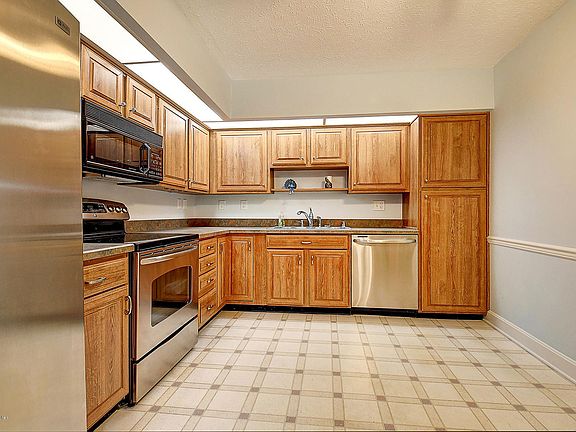 5th image of 1800 Manor House Dr APT 112