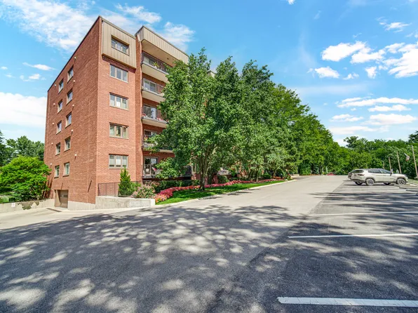 127 Acacia Cir APT 505, Indian Head Park, IL 60525