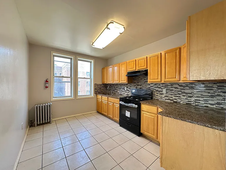 6604 Broadway #4IE — Photo 1