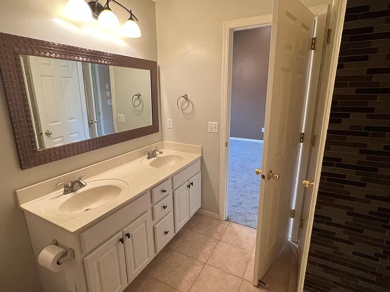 7866 Old Carriage Ct #7866 — Photo 27