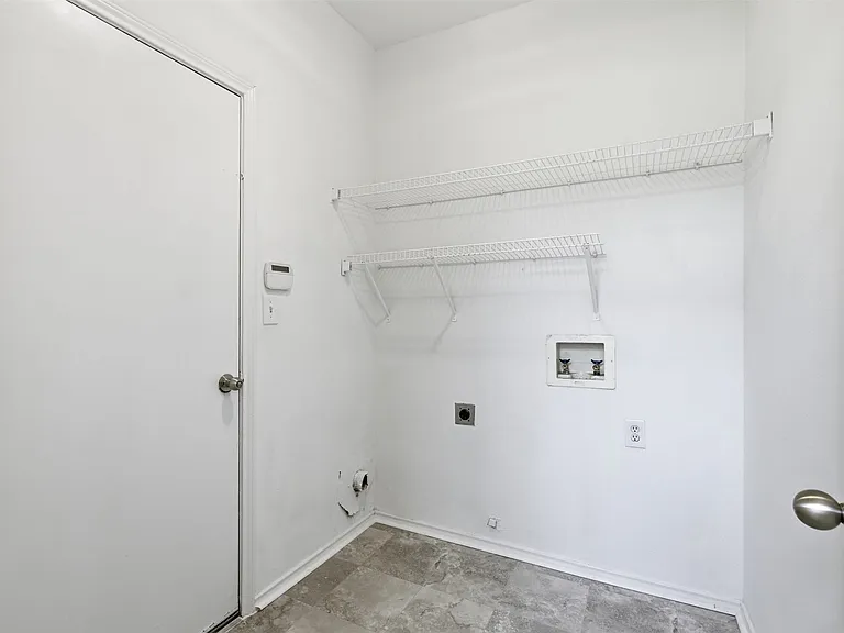 3221 Corning Dr — Photo 10