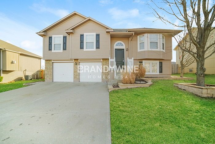 1st image of 1607 NW High View Dr