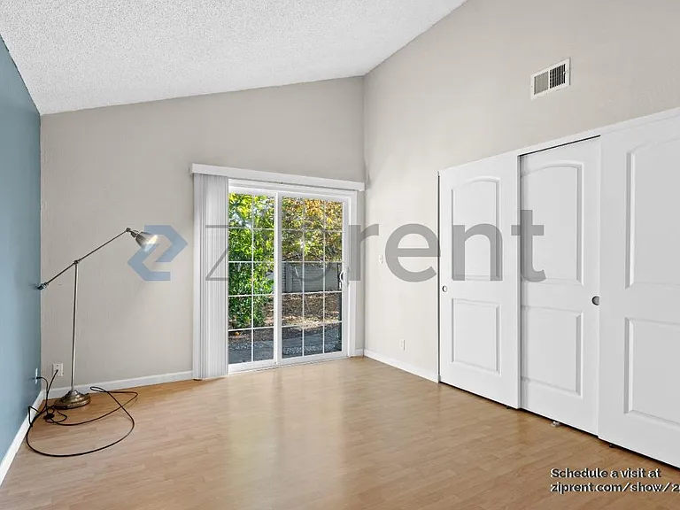 4252 Gordon St — Photo 10