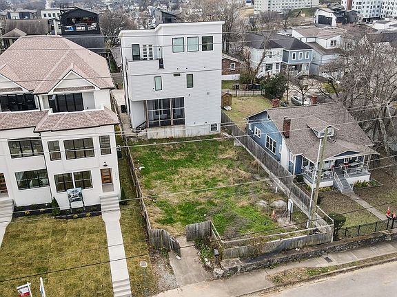 5th image of 1015A Summit St
