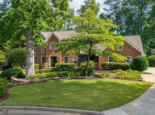 1018 Redfield Ln, Dunwoody, GA 30338