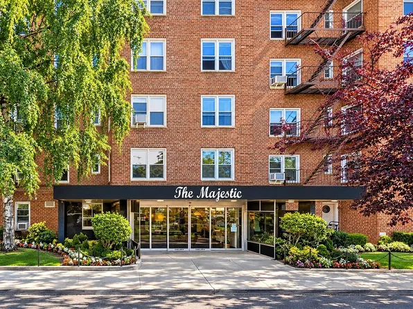 110-20 71st Ave APT 215, Forest Hills, NY 11375