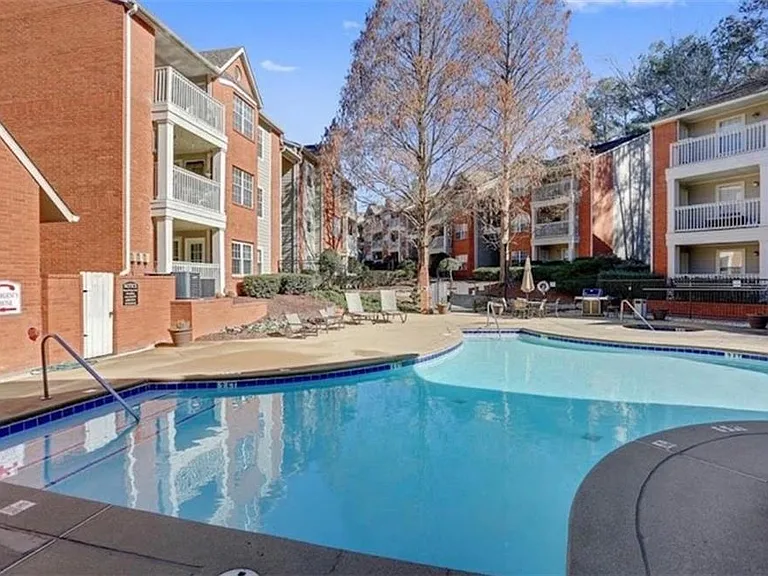 1021 Chastain Park Ct NE — Photo 18