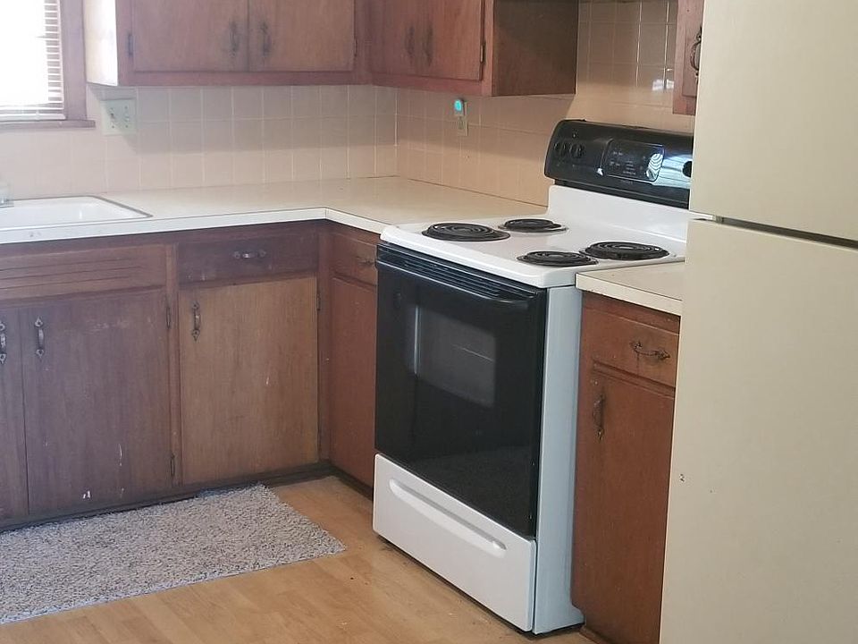 2nd image of 3903 W 11th St N