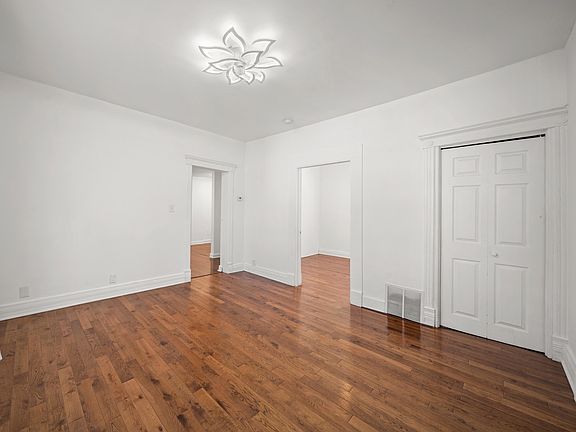3rd image of 429 Center St
