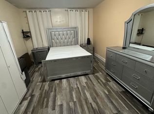 215 E 178th St, Bronx, NY 10457