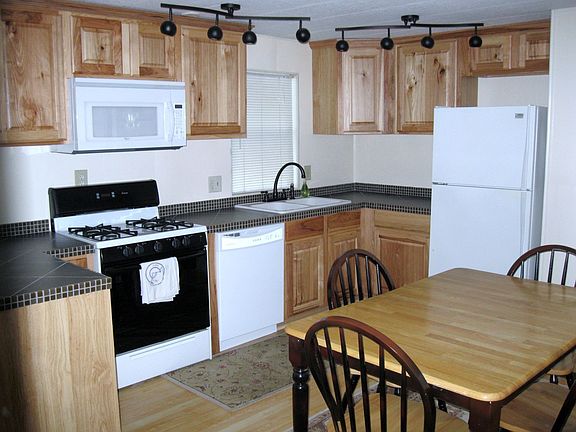 5th image of 922 Live Oak Cir