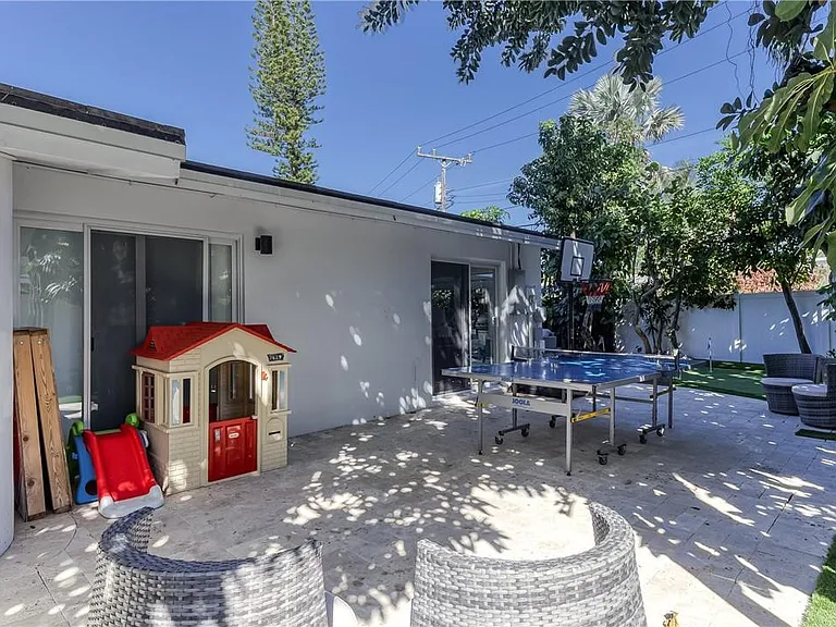 1800 SE Admirals Way — Photo 51
