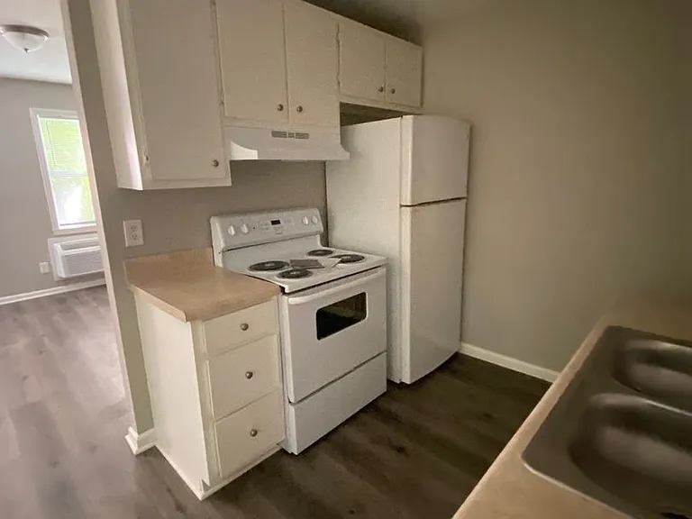 212 Macon St — Photo 2