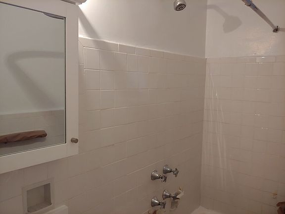 5th image of 4310 50th St #5G