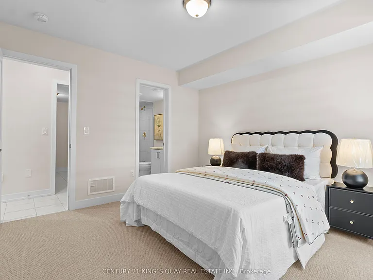 14 Credit Ln — Photo 23