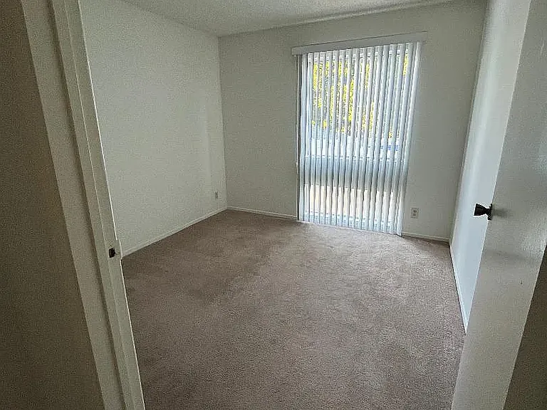 5908 Cedros Ave #6 — Photo 3