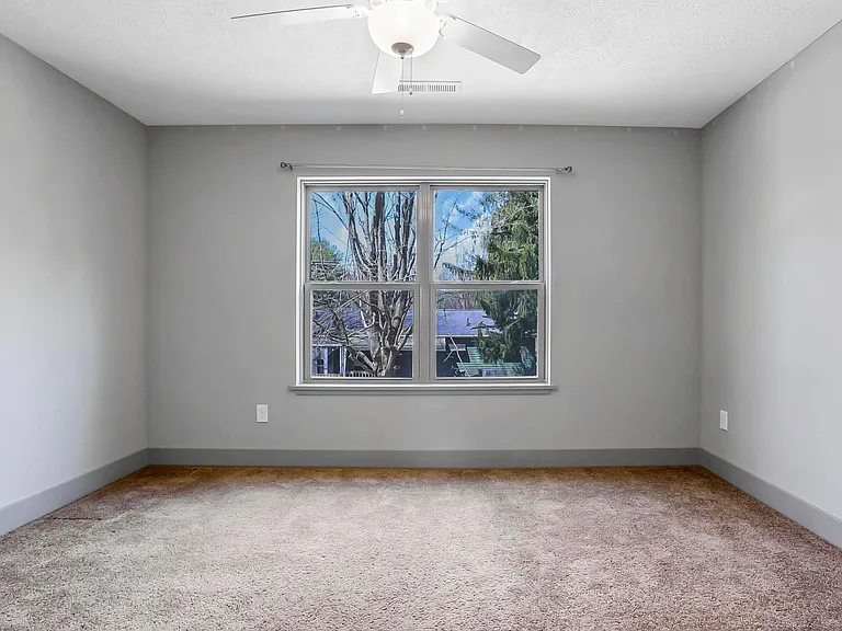 55 Beeson Ave — Photo 18