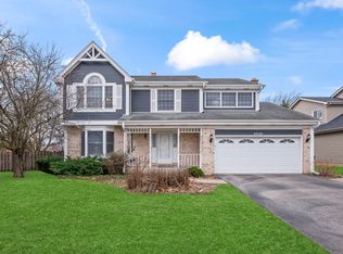 2806 N Stanford Dr, Arlington Heights, IL 60004