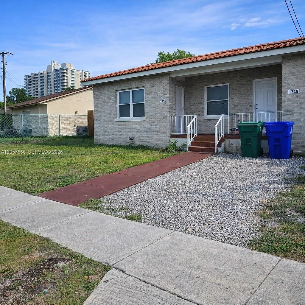 Auburn Heights — Photo 1