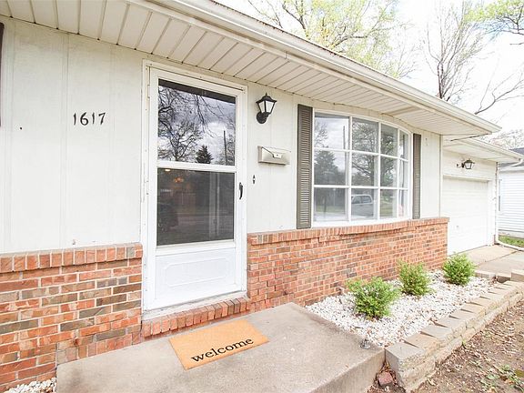 3rd image of 1617 Lindell Blvd