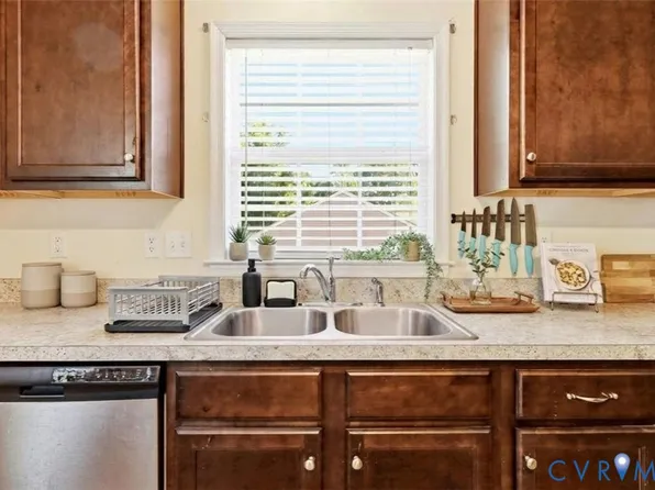 329 Beechwood Park Ln, Henrico, VA 23075