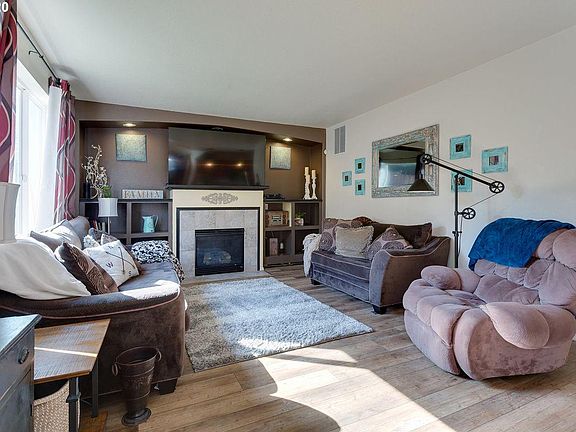 4th image of 1132 SE Wenlock Ave