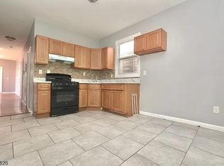 428 S 17th St #1, Newark, NJ 07103