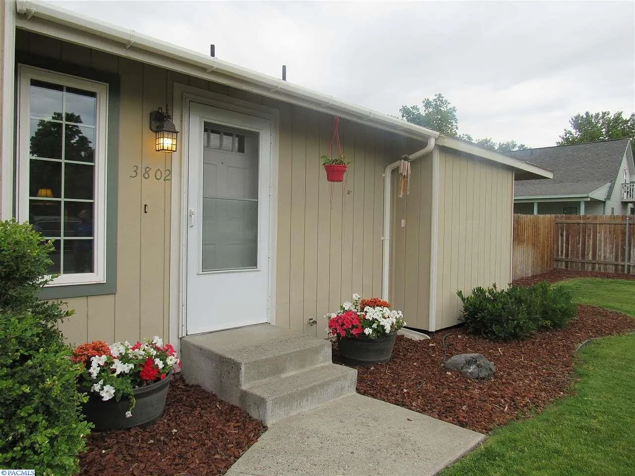 3802 Meadowsweet St photo 1