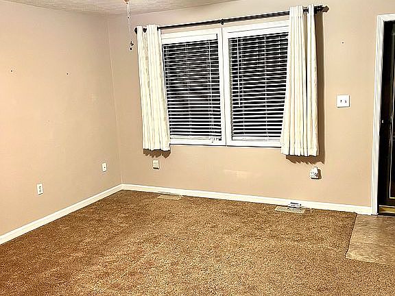 5th image of 429 Cedar Springs Dr
