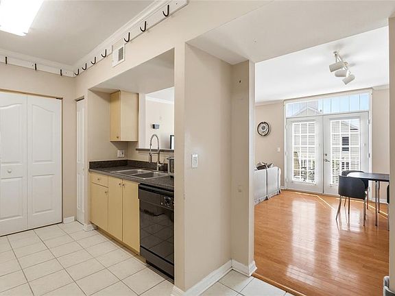 5th image of 700 SIENA PALM DRIVE #302