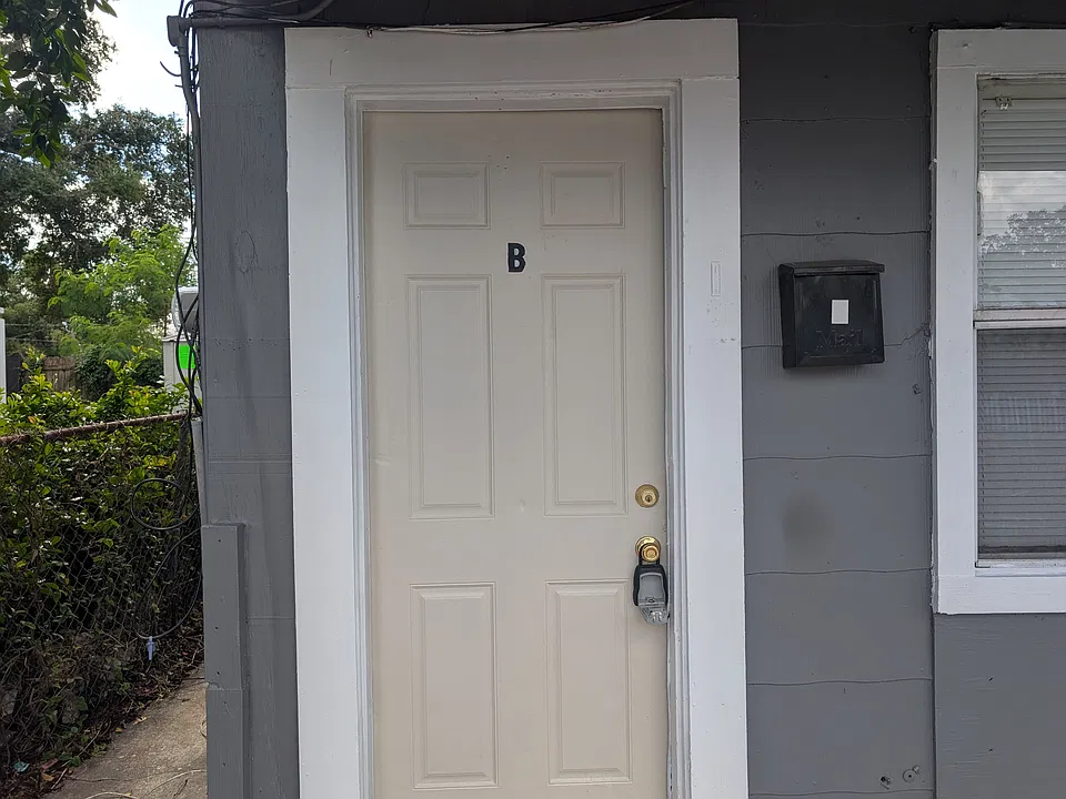 415 E Floribraska Ave #A