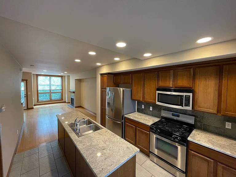 718C Nob Hill Ave N #C — Photo 4