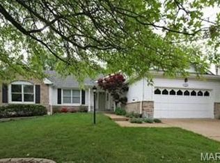 1609 Timber Ridge Estates Dr, Ballwin, MO 63011