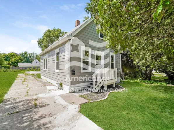 704 E Gift Ave, Peoria, IL 61603