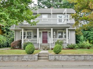 345 N 9th St, Cottage Grove, OR 97424