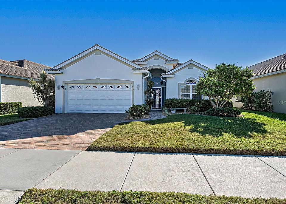 1st image of 816 DERBYSHIRE DRIVE