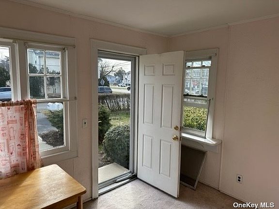 3rd image of 446 N Wellwood Ave