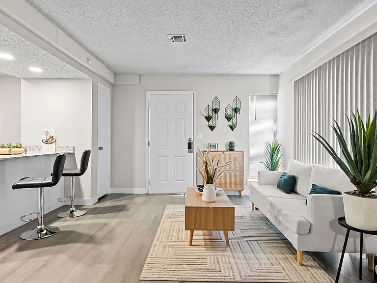 Avia Apartments — Photo 36