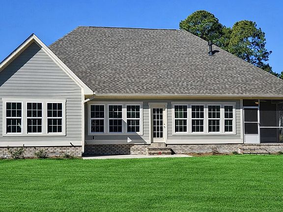 5th image of 660 Breezewood Drive SE
