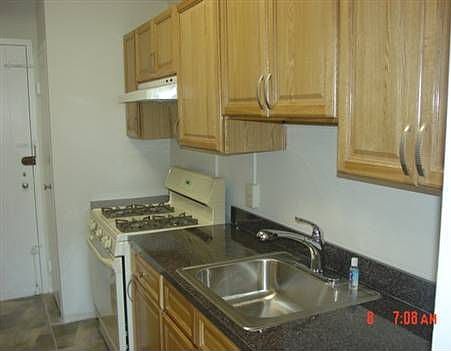 5th image of 1 Fordham Hill Oval APT 9G