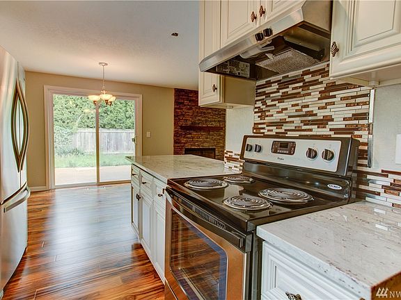 5th image of 888 Natalie Pl