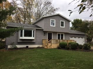 1332 Brookedge Dr, Hamlin, NY 14464