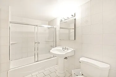 Rented by R New York