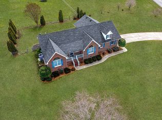 1102 Highlake Dr, Dickson, TN 37055