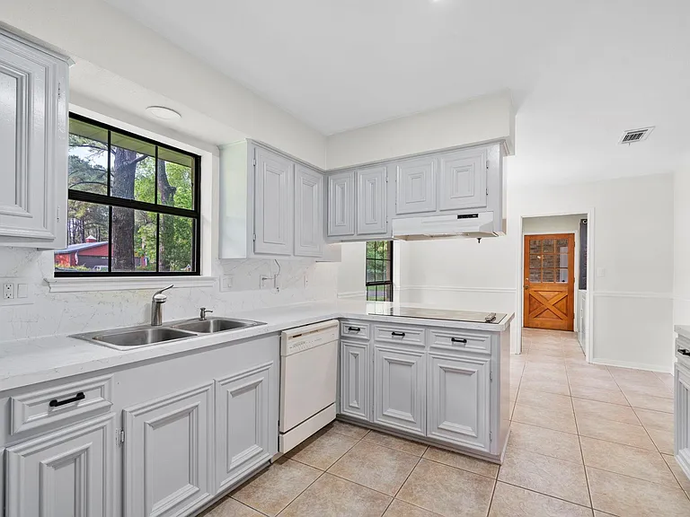 17406 Bobcat Trl — Photo 1