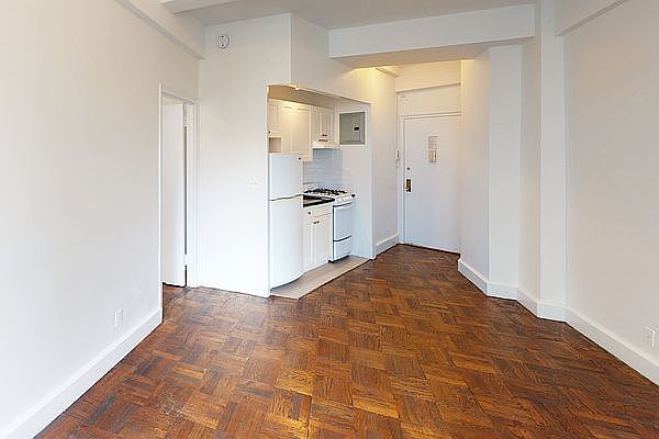 1st image of 160 W 71st St APT 14N